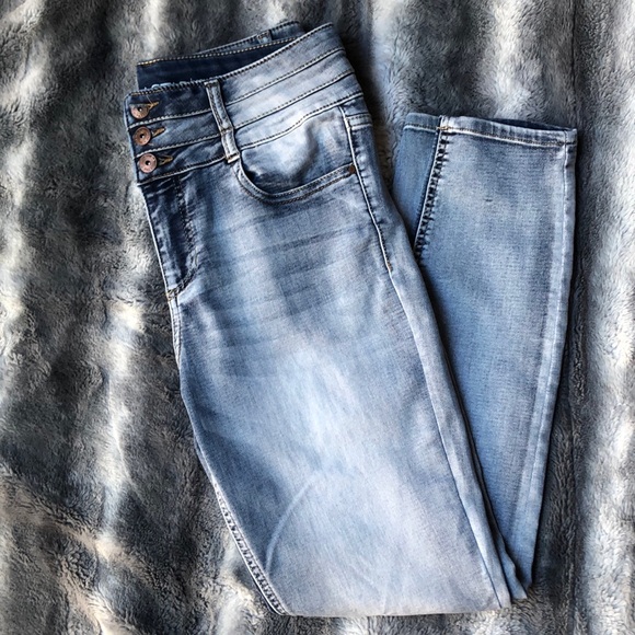 Vanilla Star Denim - Picture 1 of 6